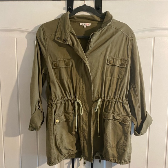 Green zip up jacket - Picture 2 of 7
